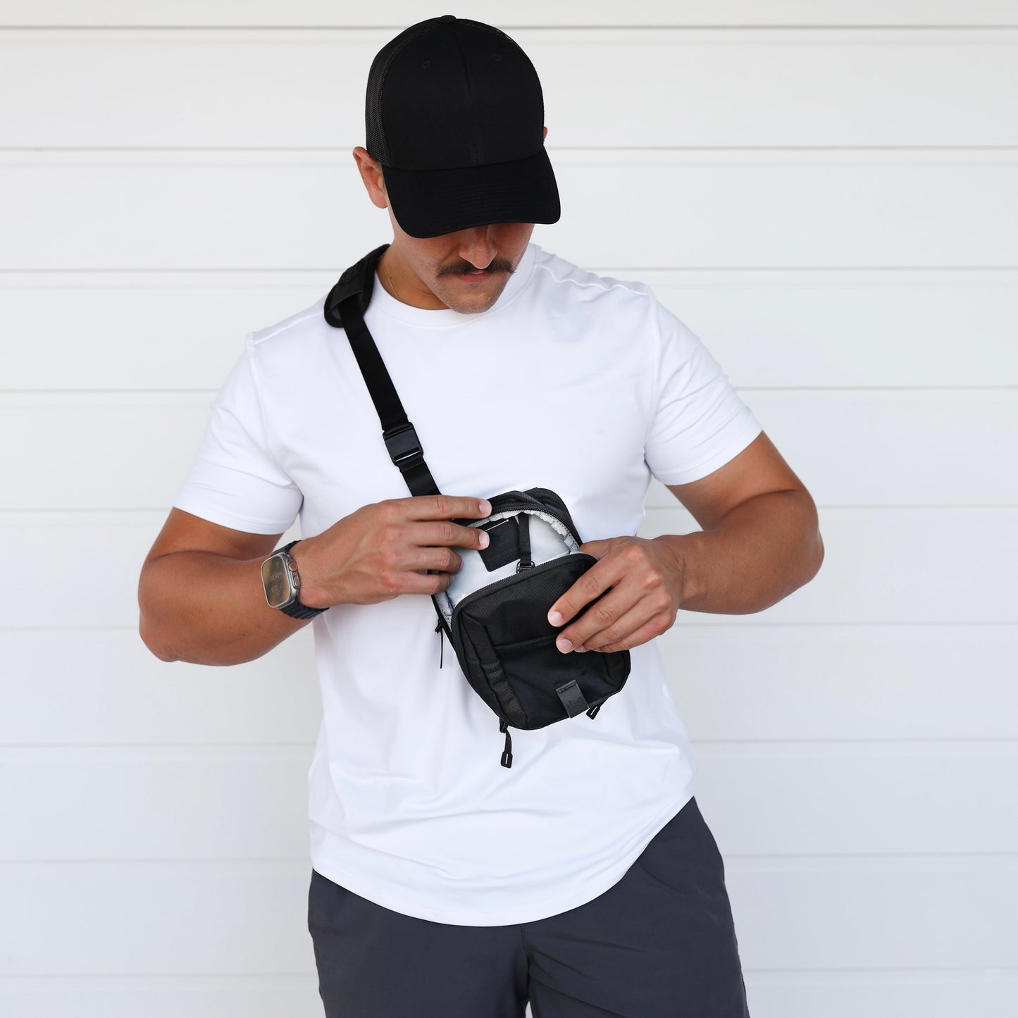 Magnetic Gym Bag for Gym, Travel, Work, and Sports